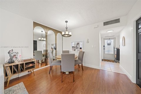 Купить кондоминиум в Лодердейл-Лейкс, Флорида 1 спальня, 63.55м2, № 1963278 - фото 5