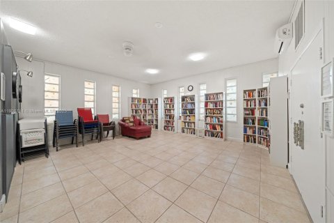 Купить кондоминиум в Лодердейл-Лейкс, Флорида 1 спальня, 63.55м2, № 1963278 - фото 22