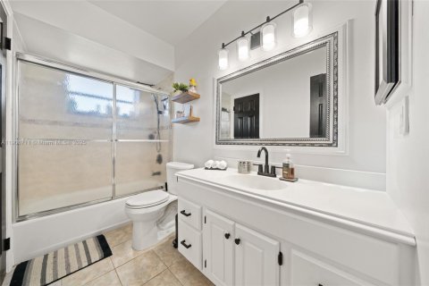 Купить кондоминиум в Лодердейл-Лейкс, Флорида 1 спальня, 63.55м2, № 1963278 - фото 13