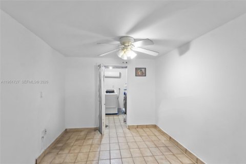 House in Oakland Park, Florida 3 bedrooms, 175.59 sq.m. № 2008006 - photo 29