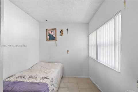 House in Oakland Park, Florida 3 bedrooms, 175.59 sq.m. № 2008006 - photo 26