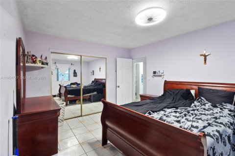 House in Oakland Park, Florida 3 bedrooms, 175.59 sq.m. № 2008006 - photo 18