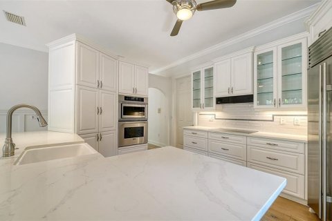 Купить виллу или дом в Сарасота, Флорида 8 комнат, 226.22м2, № 2202745 - фото 19