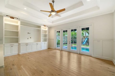 Купить виллу или дом в Сарасота, Флорида 8 комнат, 226.22м2, № 2202745 - фото 16