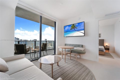 Condo in Miami, Florida, 1 bedroom  № 1862873 - photo 2