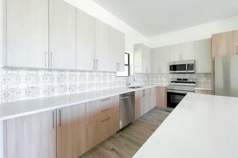 Casa en alquiler en Port Charlotte, Florida, 4 dormitorios, 240.34 m2 № 1908861 - foto 5