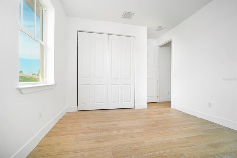 Casa en alquiler en Port Charlotte, Florida, 4 dormitorios, 240.34 m2 № 1908861 - foto 17