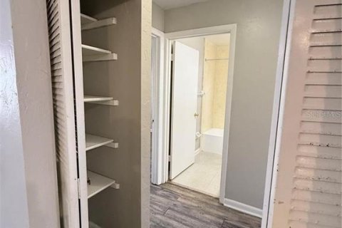Copropriété à louer à Gainesville, Floride: 2 chambres, 312.89 m2 № 2103074 - photo 9