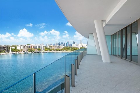 Condo in Miami, Florida, 4 bedrooms  № 2153015 - photo 5