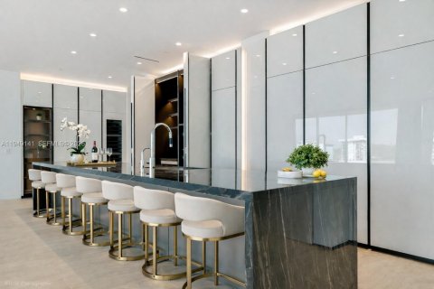 Condo in Miami, Florida, 4 bedrooms  № 2153015 - photo 8