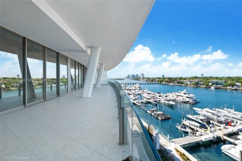 Condo in Miami, Florida, 4 bedrooms  № 2153015 - photo 4