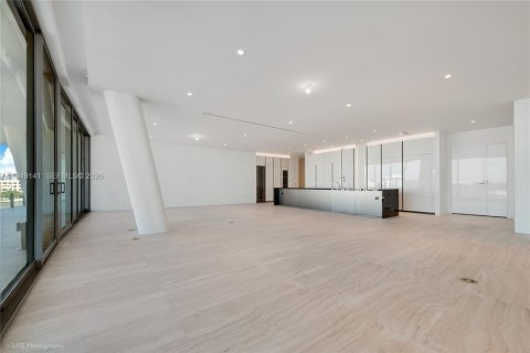 Condo in Miami, Florida, 4 bedrooms  № 2153015 - photo 11