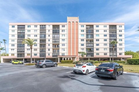 Copropriété à louer à Clearwater, Floride: 2 chambres, 102.19 m2 № 1821143 - photo 1