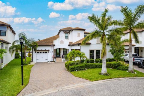 House in Ruskin, Florida 3 bedrooms, 260.78 sq.m. № 1815846 - photo 6