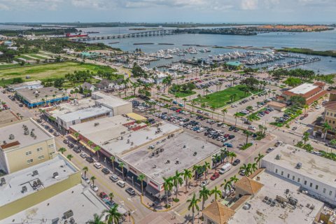 Casa en venta en Fort Pierce, Florida, 3 dormitorios, 189.52 m2 № 668943 - foto 1