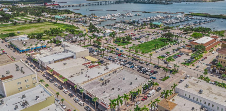 Casa en Fort Pierce, Florida 3 dormitorios, 189.52 m2 № 668943