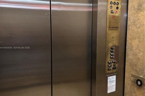 Copropriété à vendre à Sunrise, Floride: 2 chambres, 109.07 m2 № 1999533 - photo 22