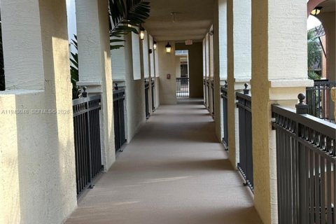 Copropriété à vendre à Sunrise, Floride: 2 chambres, 109.07 m2 № 1999533 - photo 21