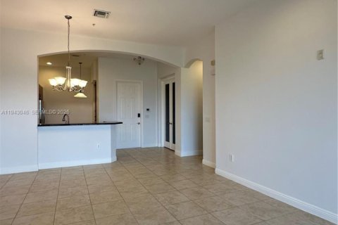 Copropriété à vendre à Sunrise, Floride: 2 chambres, 109.07 m2 № 1999533 - photo 4