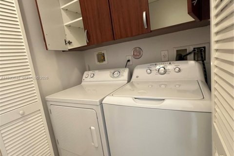 Copropriété à vendre à Sunrise, Floride: 2 chambres, 109.07 m2 № 1999533 - photo 20