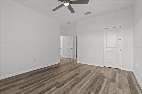 Commercial property in Punta Gorda, Florida 6 bedrooms, 193.98 sq.m. № 2098048 - photo 6