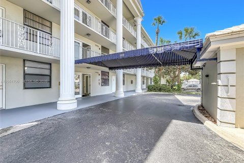 Copropriété à vendre à Davie, Floride: 2 chambres, 128.67 m2 № 2281858 - photo 12