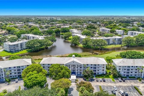 Copropriété à vendre à Davie, Floride: 2 chambres, 128.67 m2 № 2281858 - photo 2