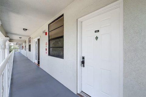 Copropriété à vendre à Davie, Floride: 2 chambres, 128.67 m2 № 2281858 - photo 15