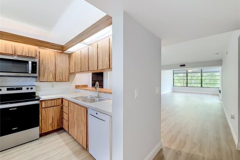 Copropriété à vendre à Davie, Floride: 2 chambres, 128.67 m2 № 2281858 - photo 16