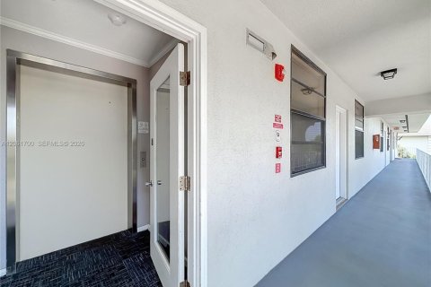 Copropriété à vendre à Davie, Floride: 2 chambres, 128.67 m2 № 2281858 - photo 13