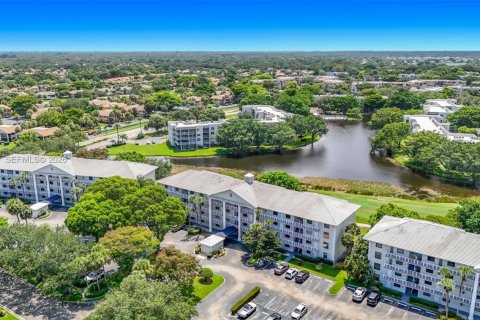 Condo à Davie, Floride, 2 chambres  № 2281858