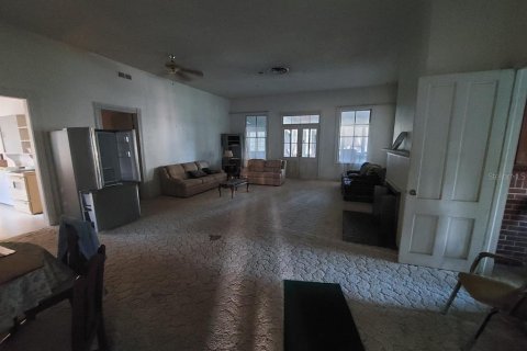 House in DeLand, Florida 3 bedrooms, 250.84 sq.m. № 2121979 - photo 10