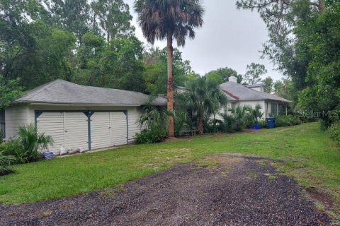 House in DeLand, Florida 3 bedrooms, 250.84 sq.m. № 2121979 - photo 6
