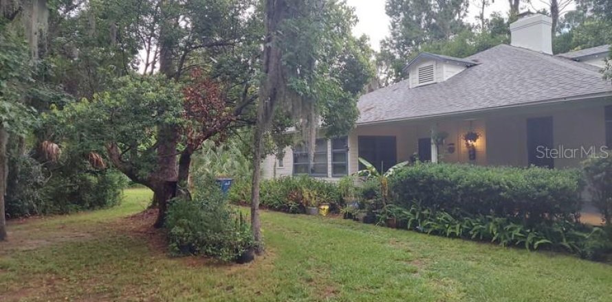 House in DeLand, Florida 3 bedrooms, 250.84 sq.m. № 2121979