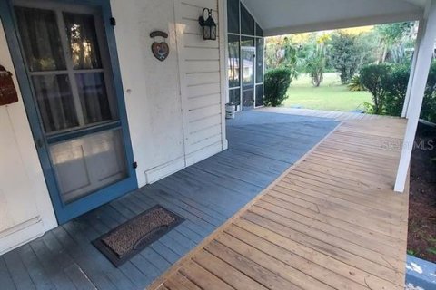 House in DeLand, Florida 3 bedrooms, 250.84 sq.m. № 2121979 - photo 8