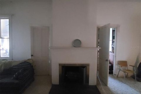 House in DeLand, Florida 3 bedrooms, 250.84 sq.m. № 2121979 - photo 12