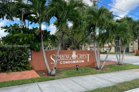 Кондоминиум с 2 спальнями в Санрайз, Флорида № 2049413