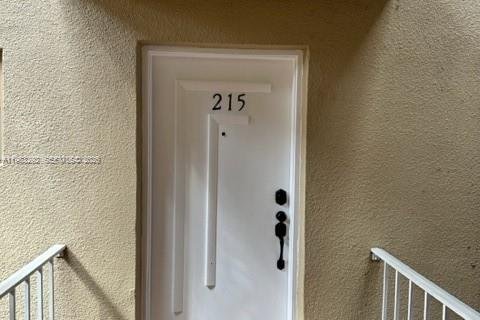 Condominio en alquiler en Sunrise, Florida, 2 dormitorios, 87.7 m2 № 2049413 - foto 2