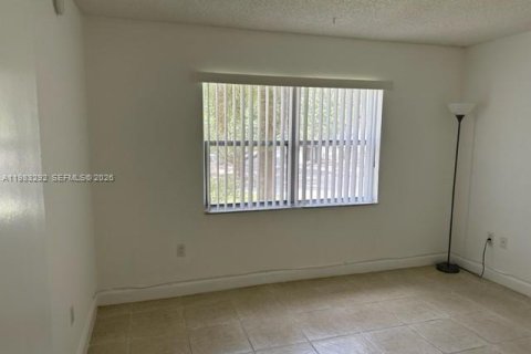 Condominio en alquiler en Sunrise, Florida, 2 dormitorios, 87.7 m2 № 2049413 - foto 5