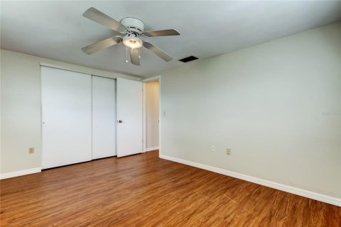 House in Port Richey, Florida 2 bedrooms, 98.1 sq.m. № 1913419 - photo 27
