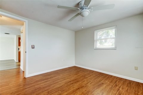 House in Port Richey, Florida 2 bedrooms, 98.1 sq.m. № 1913419 - photo 24