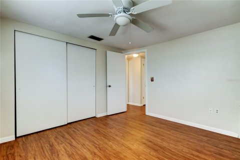 House in Port Richey, Florida 2 bedrooms, 98.1 sq.m. № 1913419 - photo 23