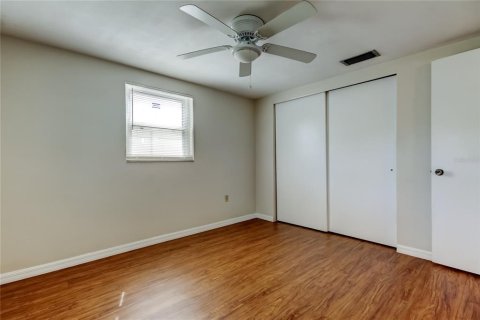 House in Port Richey, Florida 2 bedrooms, 98.1 sq.m. № 1913419 - photo 22