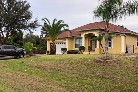 Casa en North Port, Florida 3 dormitorios, 173.82 m2 № 2303173