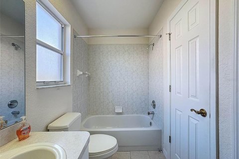 Купить виллу или дом в Гудзон, Флорида 8 комнат, 221.48м2, № 1613363 - фото 19