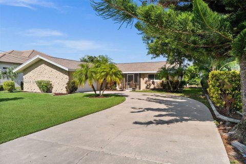 Casa en venta en Cape Coral, Florida, 3 dormitorios, 127 m2 № 1920604 - foto 5