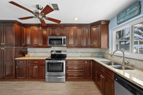 Casa en venta en Cape Coral, Florida, 3 dormitorios, 127 m2 № 1920604 - foto 9