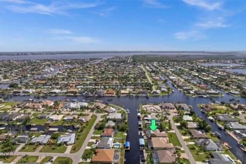 Casa en venta en Cape Coral, Florida, 3 dormitorios, 127 m2 № 1920604 - foto 7