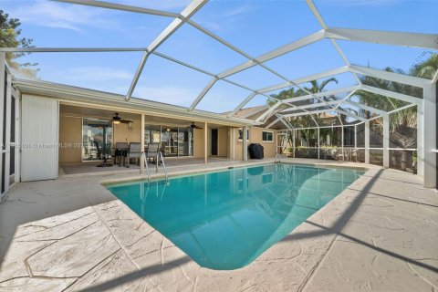 Casa en venta en Cape Coral, Florida, 3 dormitorios, 127 m2 № 1920604 - foto 28