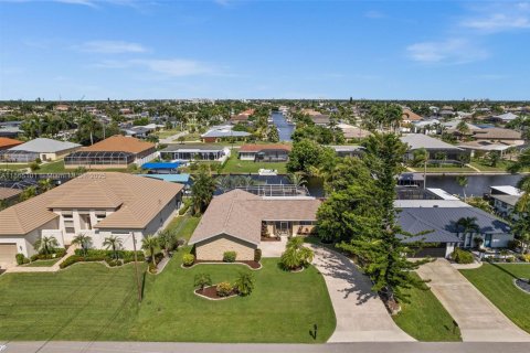 Casa en venta en Cape Coral, Florida, 3 dormitorios, 127 m2 № 1920604 - foto 4